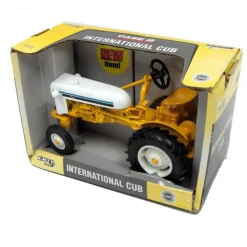 1/16 International Yellow Cub