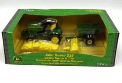 1/16 John Deere 325 Lawn Tractor with Cart, Deck, Tiller