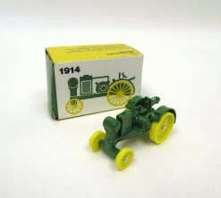 1/64 John Deere 1914 Waterloo Boy without Rear Hook, Made in the USA by ERTL