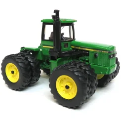 1/64 John Deere 8650 4WD with Duals, 2016 National Farm Toy Show
