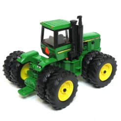 1/64 John Deere 8650 4WD with Duals, 2016 National Farm Toy Show