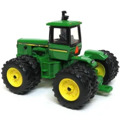 1/64 John Deere 8650 4WD with Duals, 2016 National Farm Toy Show