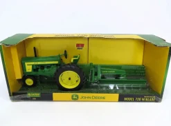 1/16 John Deere 720 with Blade
