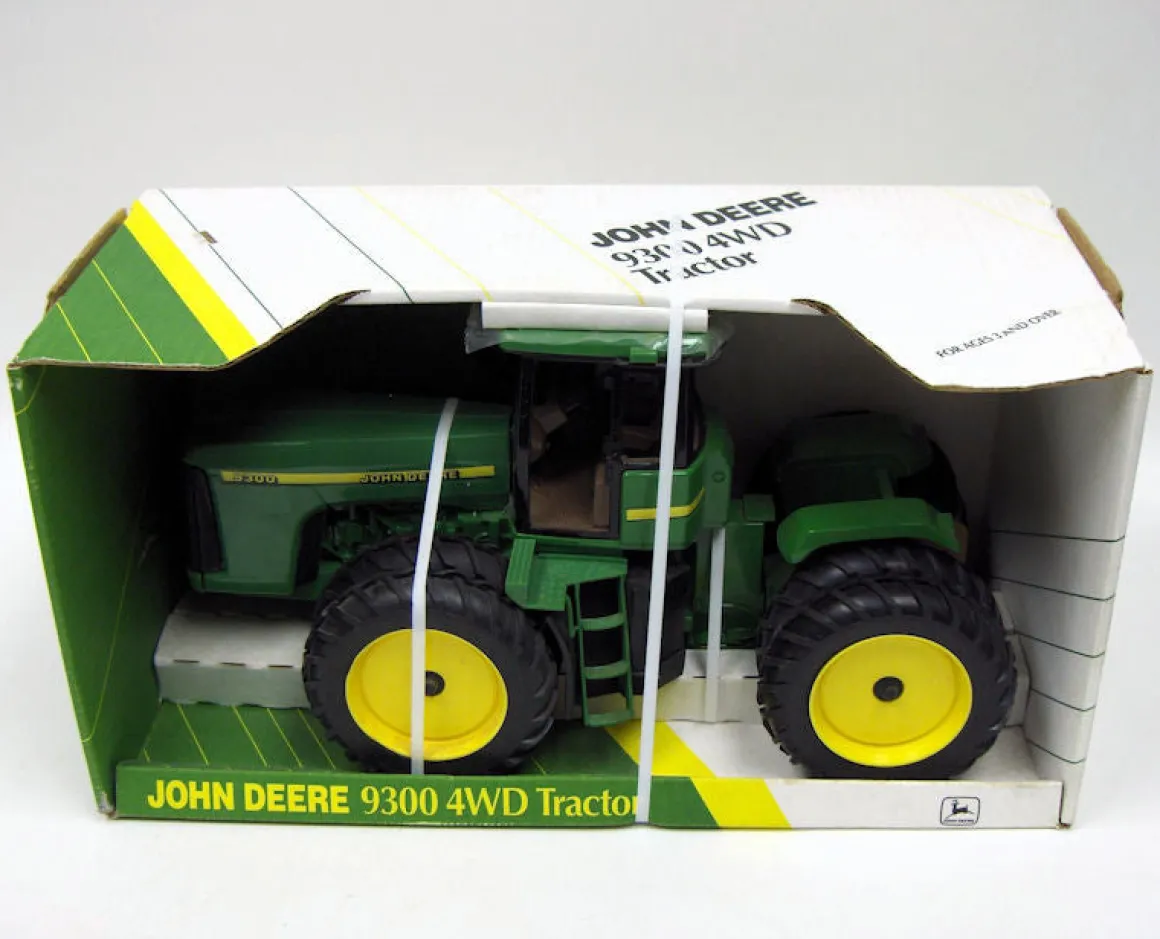 1/16 John Deere 9300 with Duals by ERTL