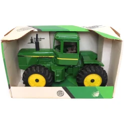 1/16 John Deere Articulating 4WD Tractor with Large Tires