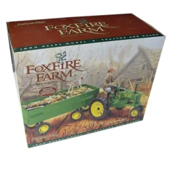 1/16 John Deere B with Corn Wagon & Lowell Davis Figurines, Foxfire Farms "Late Harvest"