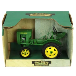 1/16 John Deere Model LA Tractor