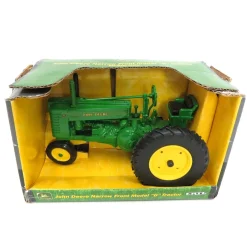 1/16 John Deere Narrow Front Model "G" by ERTL