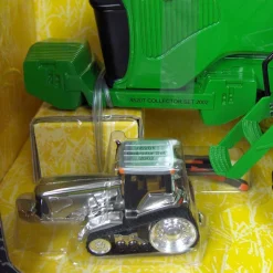 1/16 John Deere 8520T with 1/64 Chrome 2 Piece Collector Edition Set