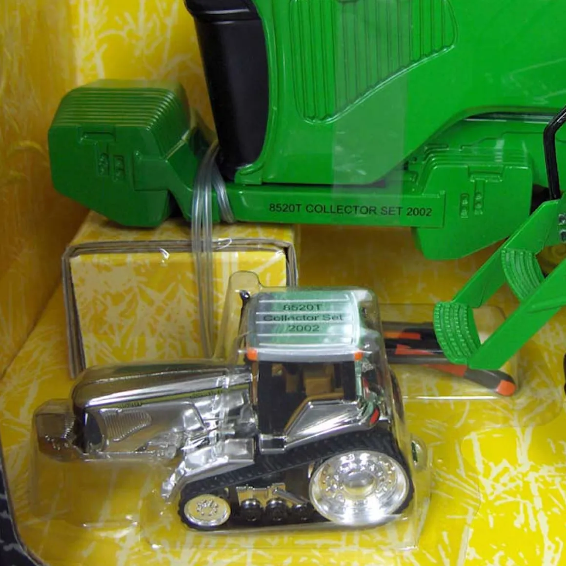 1/16 John Deere 8520T with 1/64 Chrome 2 Piece Collector Edition Set