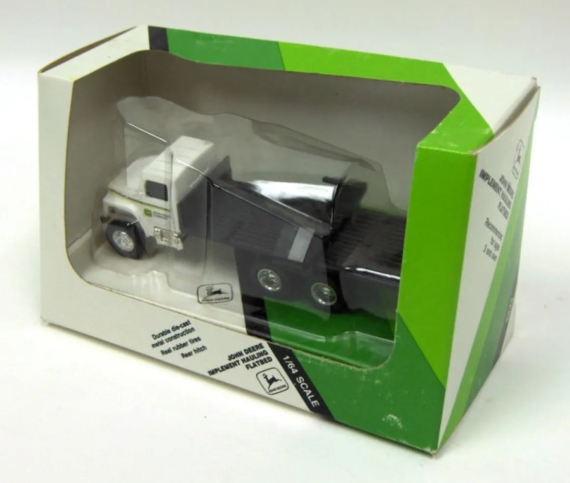 1/64 John Deere Tandem Axle Implement Hauling Flatbed Truck