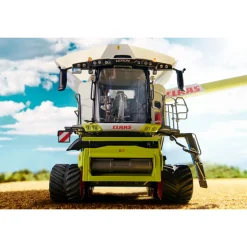 1/32 Limited Edition Claas Lexion 8900 TT MY23 Combine with Convio 1380 Grain Head by Marge Models