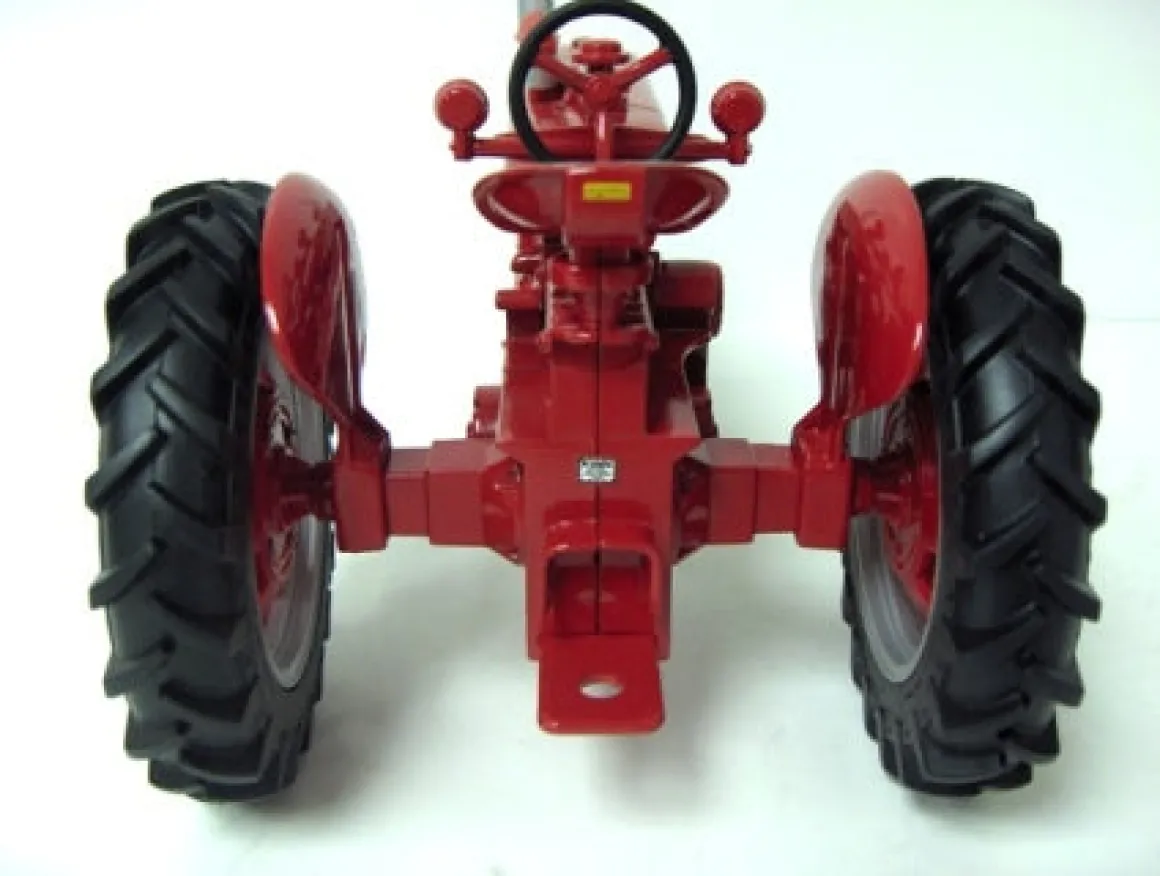 1/16 Limited Edition IH Farmall Super M, 2005 IA Corn Grower's Assoc., 4th in Series