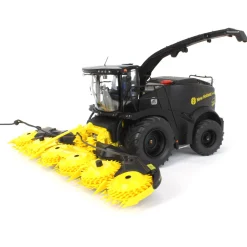 1/32 Limited Edition New Holland FR920 Yellow Bull Forage Harvester