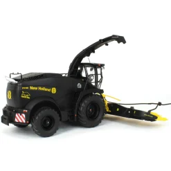 1/32 Limited Edition New Holland FR920 Yellow Bull Forage Harvester