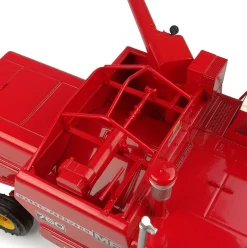 1/32 Massey Ferguson 760 Combine with Grain Head