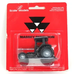 1/64 Massey Ferguson 8160 Tractor with FWA