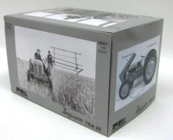1/16 Massey Ferguson TEA-20 The Little Grey Tractor by Universal Hobbies