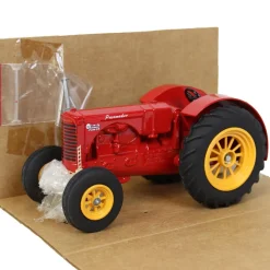 1/16 Massey Ferguson Twin Power Pacemaker Die-cast Tractor