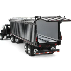 1/64 Peterbilt 385 with Meyer 9140RT Boss Silage Trailer