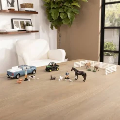 1/32 30-Piece Veterinarian Set with John Deere Gator