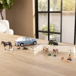1/32 30-Piece Veterinarian Set with John Deere Gator
