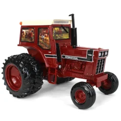 1/16 RESIN International Harvester 1466 Sculpture with Dave Barnhouse Farm Art