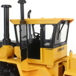 1/16 Steiger CA325 Industrial Yellow 4WD with Duals, ERTL Prestige Collection