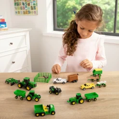 Approx. 1/64 Scale John Deere 20 Piece Farm Set