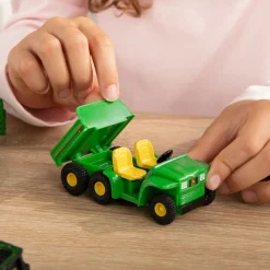 Approx. 1/64 Scale John Deere 20 Piece Farm Set
