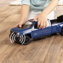 (B&D) - 1/16 ERTL Big Farm Blue Chevrolet Pickup Truck with Trailer & 6 Round Bales - Damaged Item