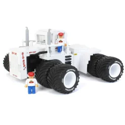 Big Bud 16V-747 Tractor 512 Piece Building Blocks Set by First Gear