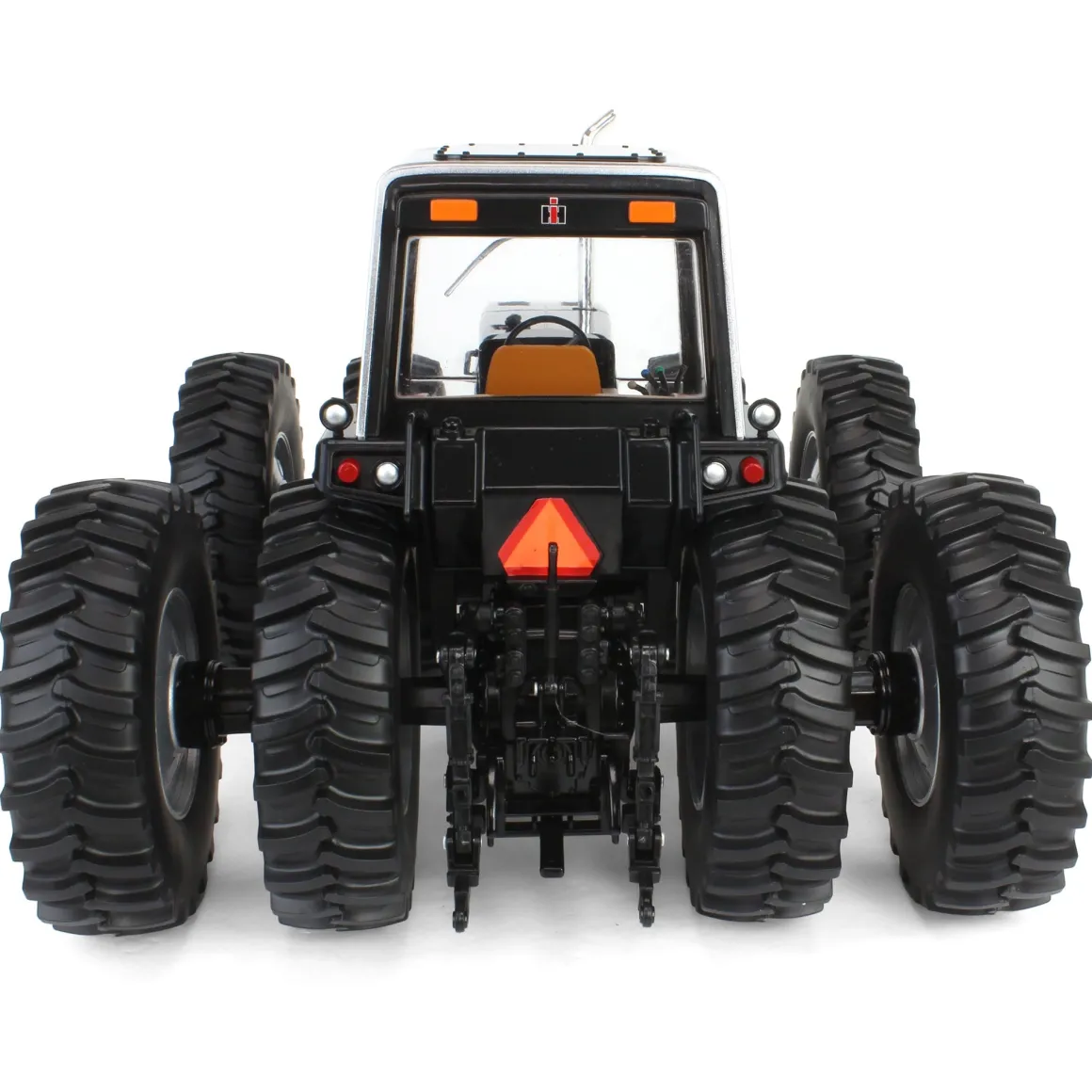 Black Chase Unit ~ 1/16 International 7688 Super 70 Series 2+2, 3rd in Outback Toys Exclusive Series