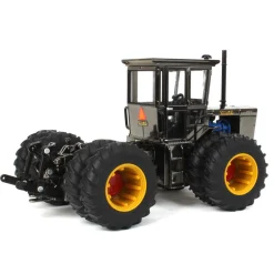 Black Chrome Chase Unit ~ 1/32 Versatile 125 4WD, 2023 National Farm Toy Show