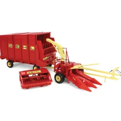 Set ~ 1/16 GEHL 640 Forage Wagon & GEHL 700 Forage Chopper by SpecCast
